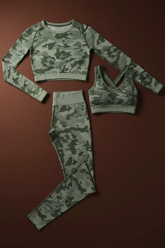 3-piece camo seamless yoga set, flat lay